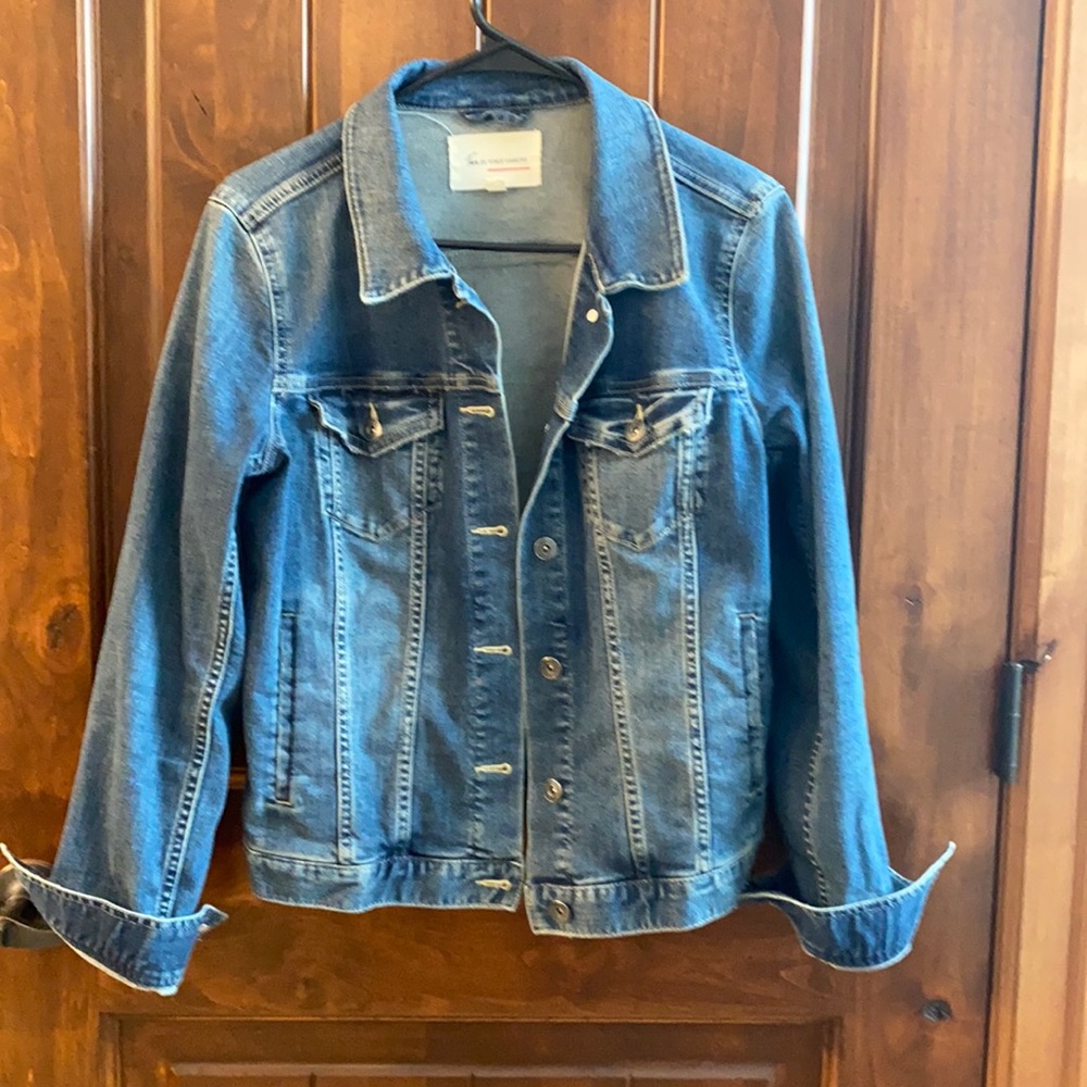 Two by Vince Camuto women’s denim jacket size M